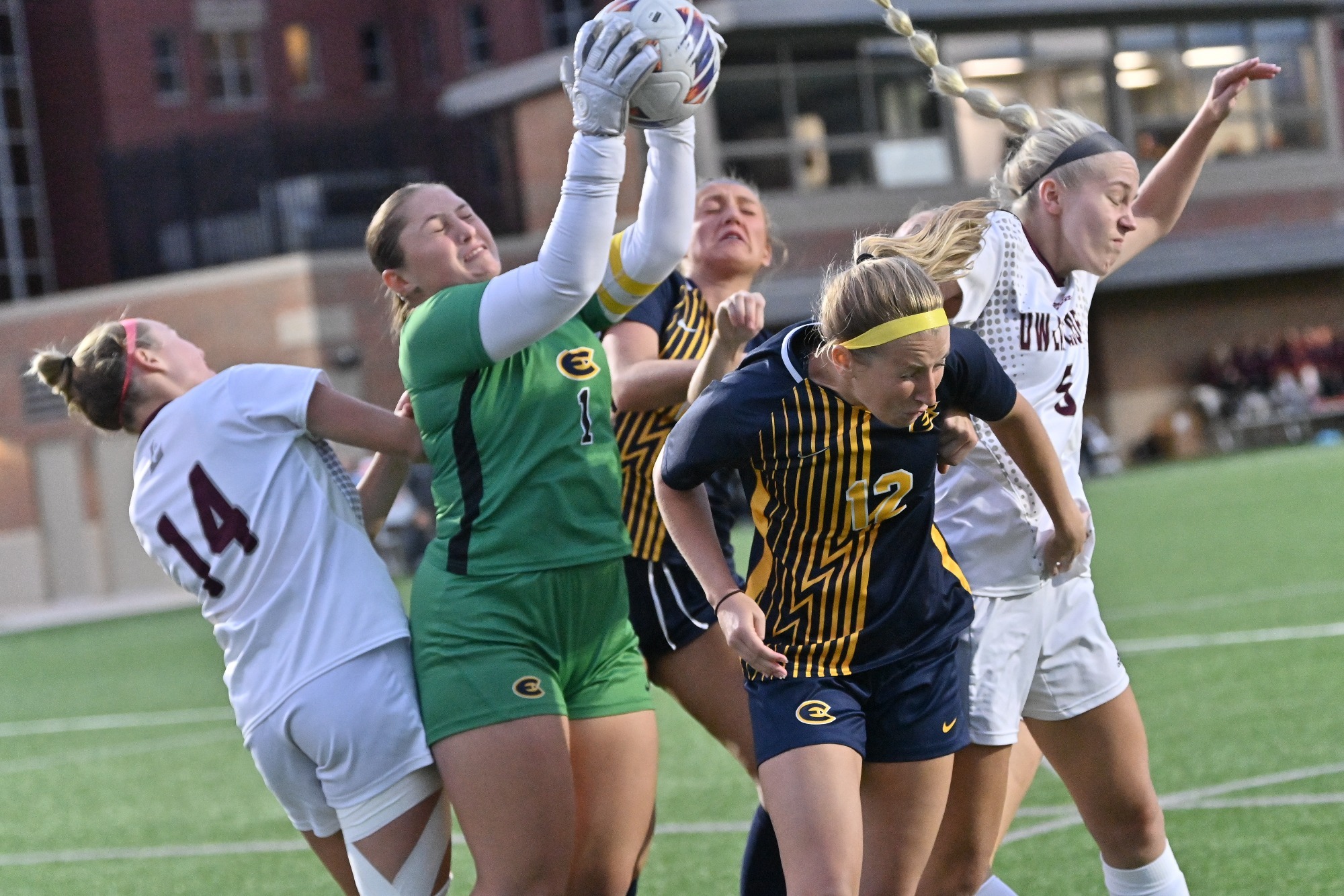 Blugolds fall to 11thranked Eagles University of Wisconsin, Eau Claire