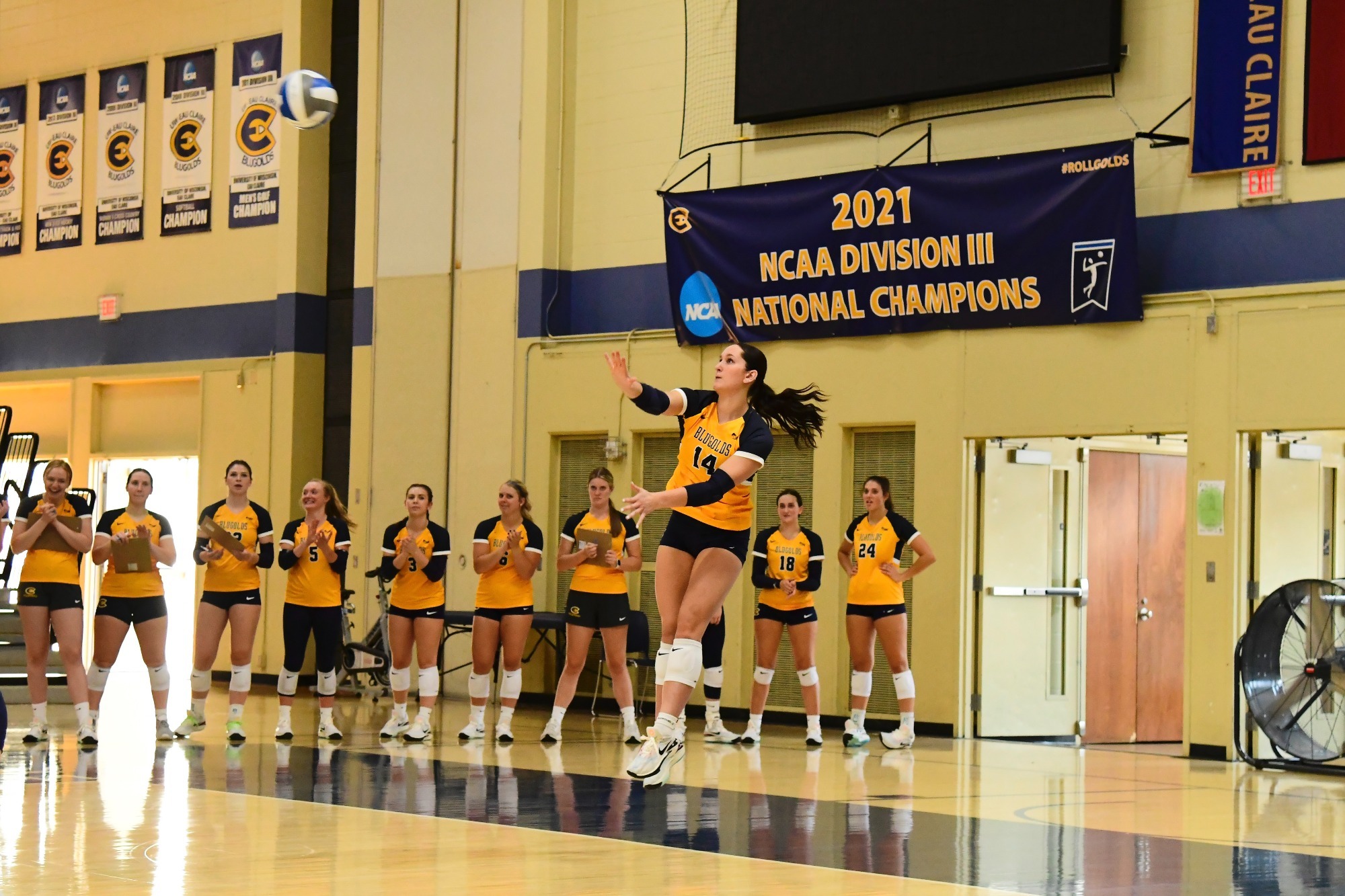 25 Volleyball starts season off with sweep of Poets University of