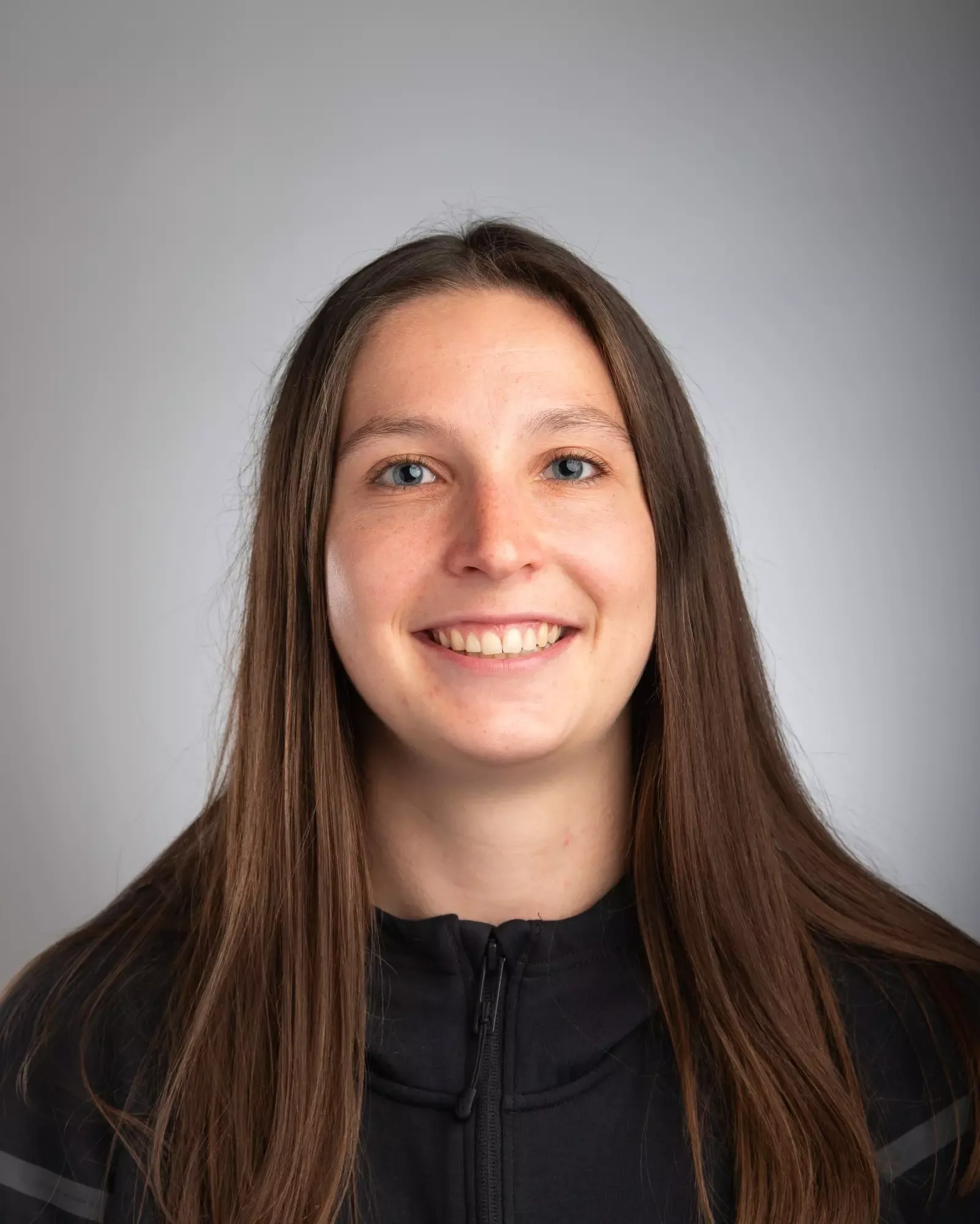 2025-26 Emma Carlson Headshot