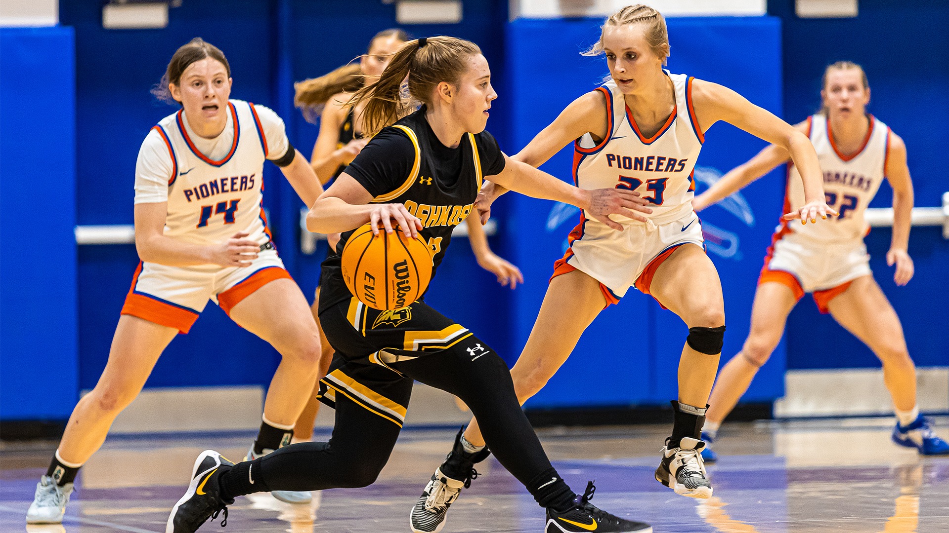 2026 Sammi Beyer Action Shot, dribbling against a Platteville defender