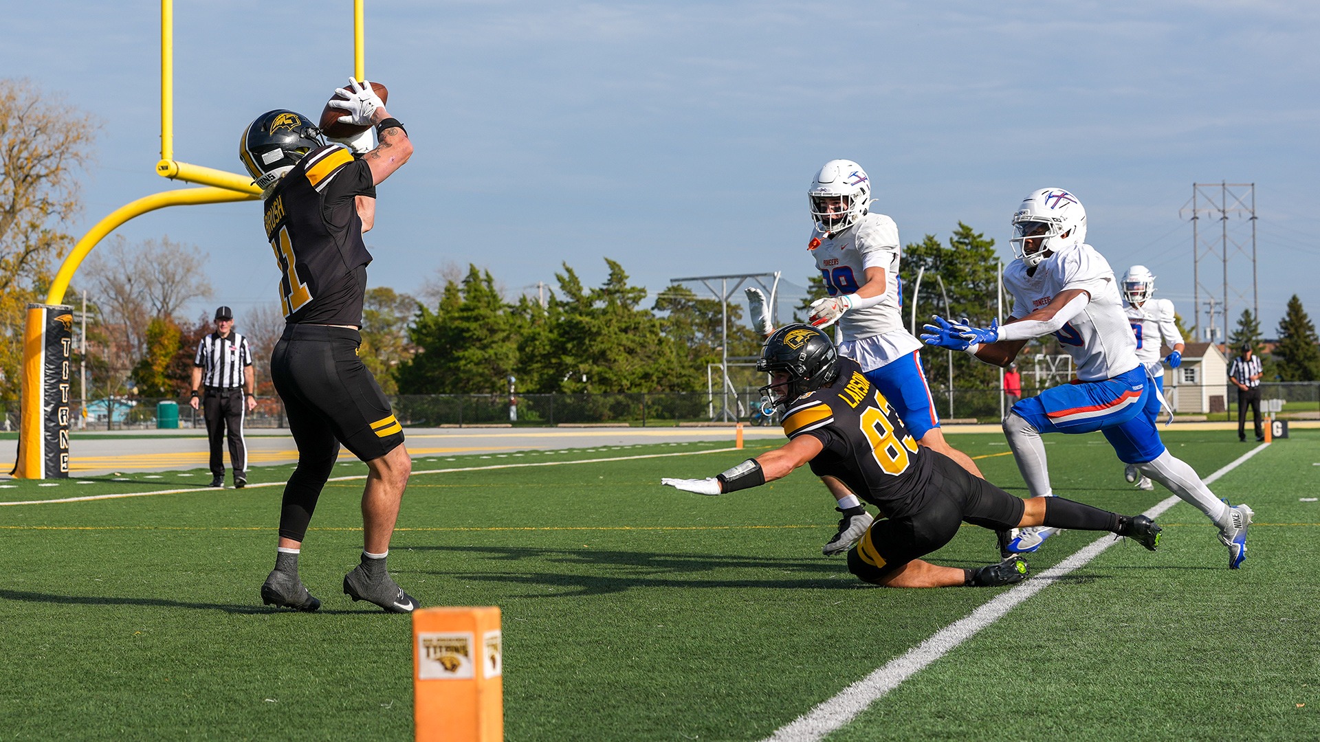 2026 Jackson Brush Action Shot, catching a touchdown against Platteville