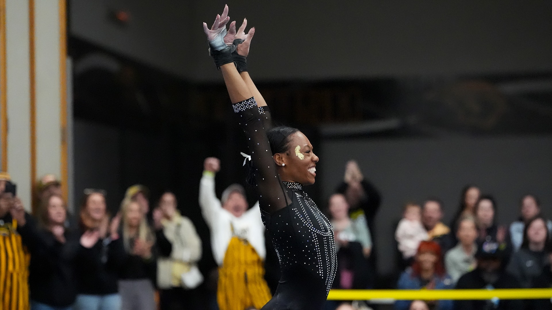 2026 Reanna McGibboney Action Shot, finishing her vault routine against Stout