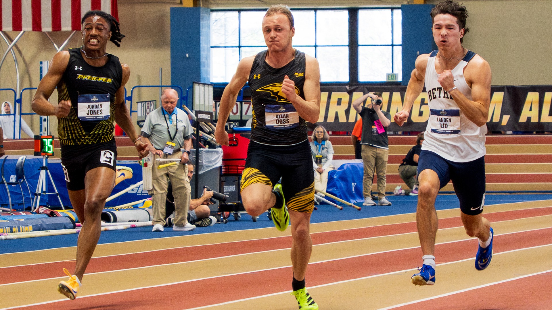 2026 Dylan Doss Action Shot, running at the NCAA Indoor Championship