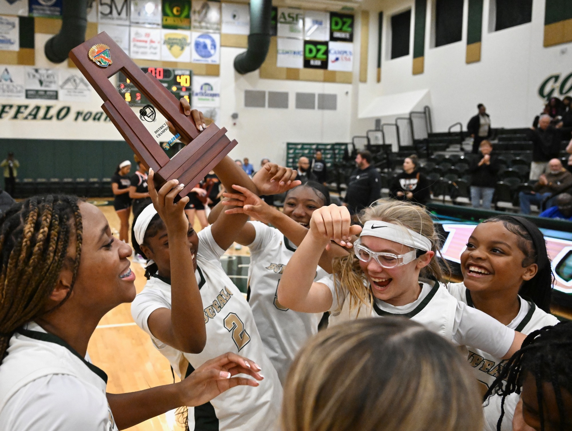 VHSGirlshoopsDistrictchamps1