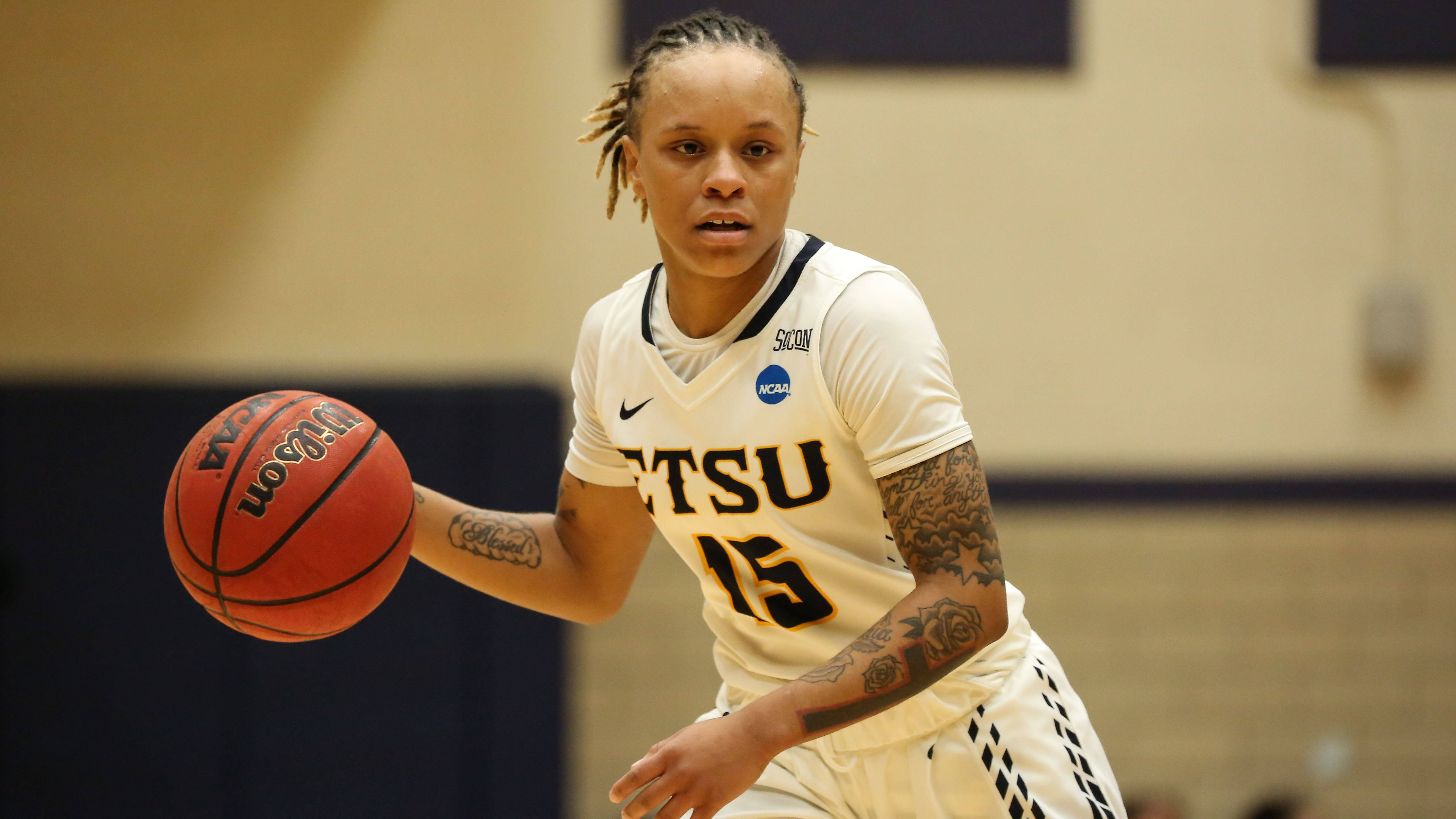 Tarter signs professional contract to play in Romania
