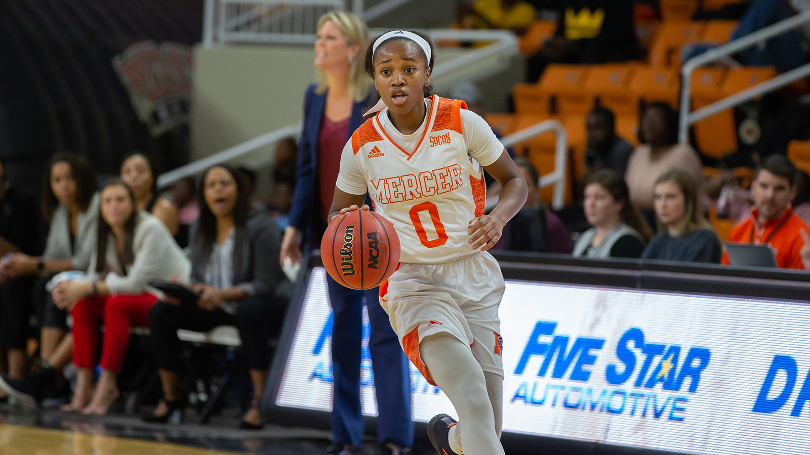Mercer's Calloway signs professional contract