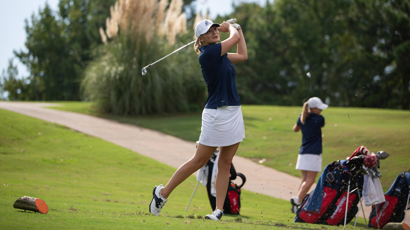 Uhland named women's golfer of the week
