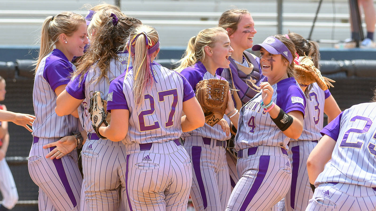 Four-run seventh propels No. 7 Western Carolina to win
